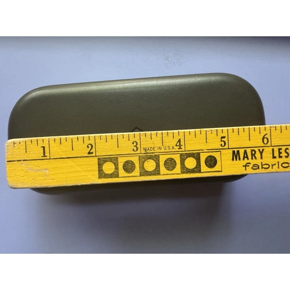 Kate Spade New York Hard Clamshell Eyeglass Case Green Hello Sunshine Polka Dot